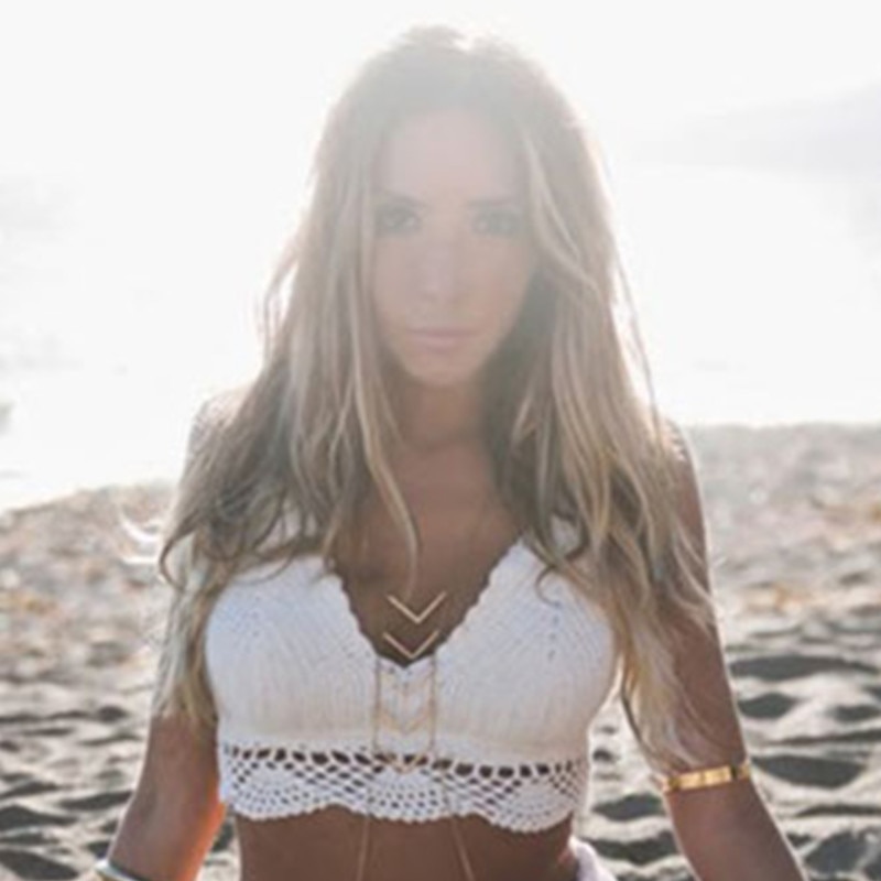 h3domc-l-610x610-top-beach-crochet-crop-top-crochet-top-crochet-shorts-white-white-lace-shorts-white-crochet-tops-body-chains-gold-rings-gold-jewelry- Boho-Sonne-Ozean-Bademode-Sonnenuntergang-sexy-Sommer-Outfits_